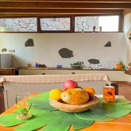 Casita Mis Chinijos Con Jacuzzi O Minipiscina شقة La Asomada (Lanzarote)